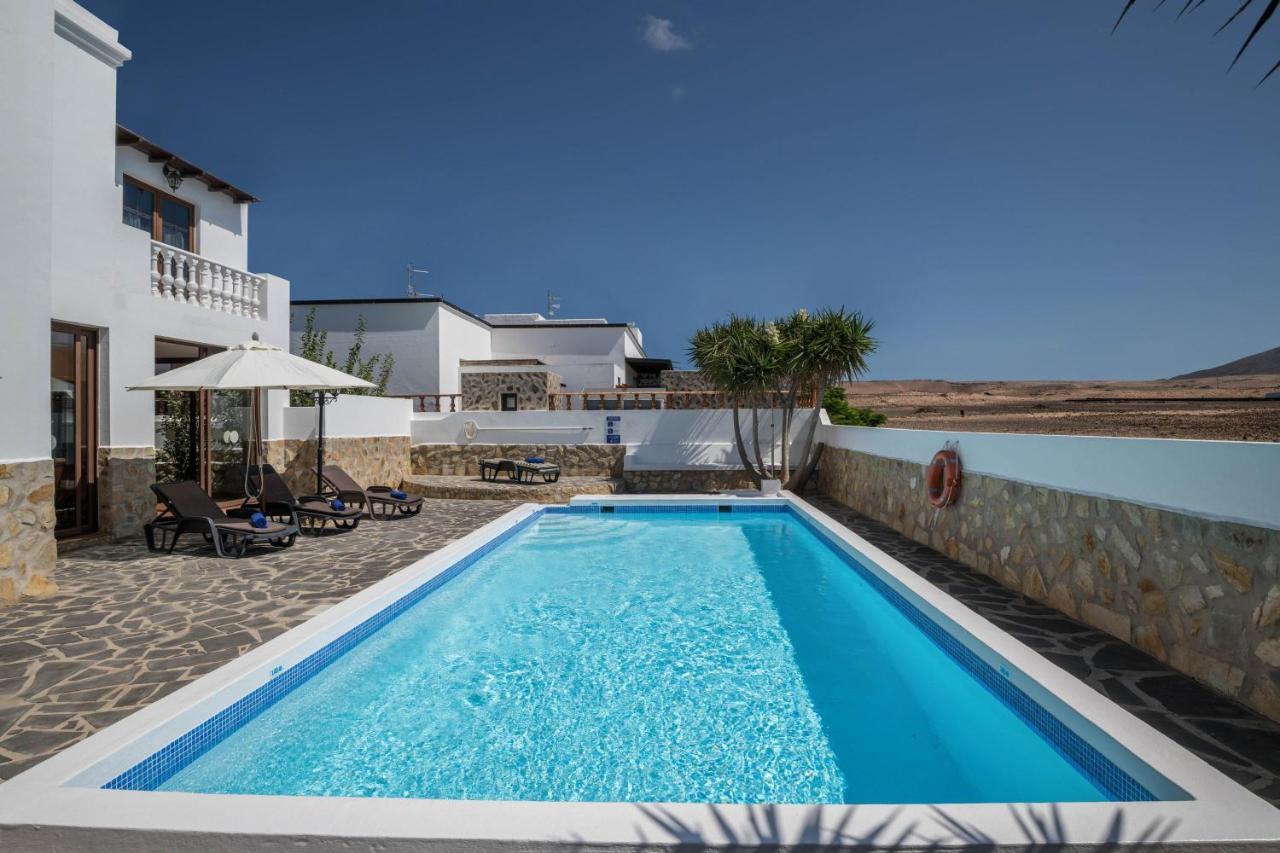 Maria Villa Tinajo